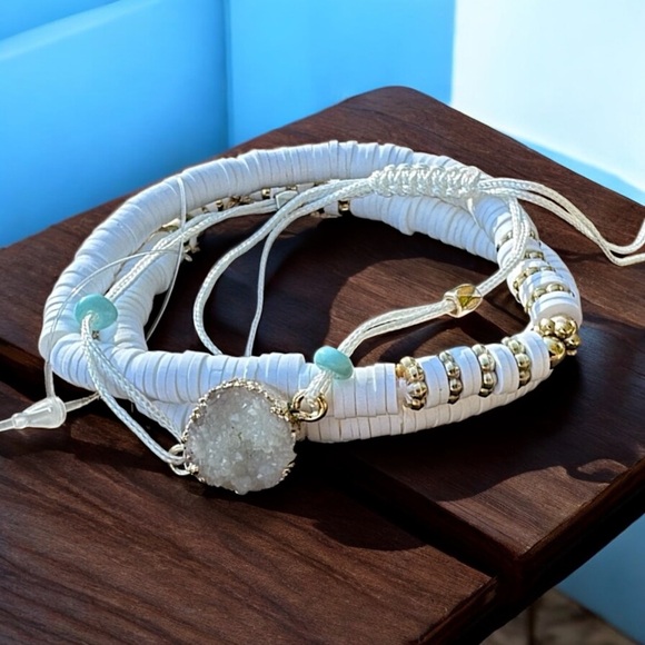 AGATE STONE SLIDER BRACELET SET STRETCH BEADED WHITE CLAY GOLD ACCENTS NEW - Picture 1 of 3